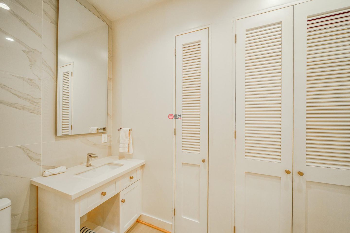 洪都拉斯海湾群岛Roatán的公寓，Oceanfront Condominium D9 Watercolors Resort 3rd Floor Building D，编号76872740