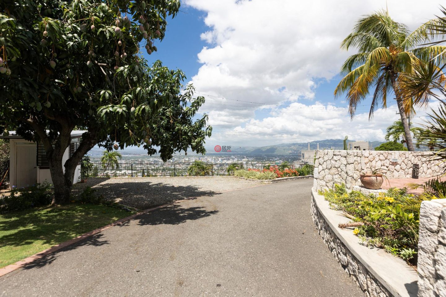 牙买加SurreySt Andrew的独栋别墅，4 Montclair Drive，编号77749669