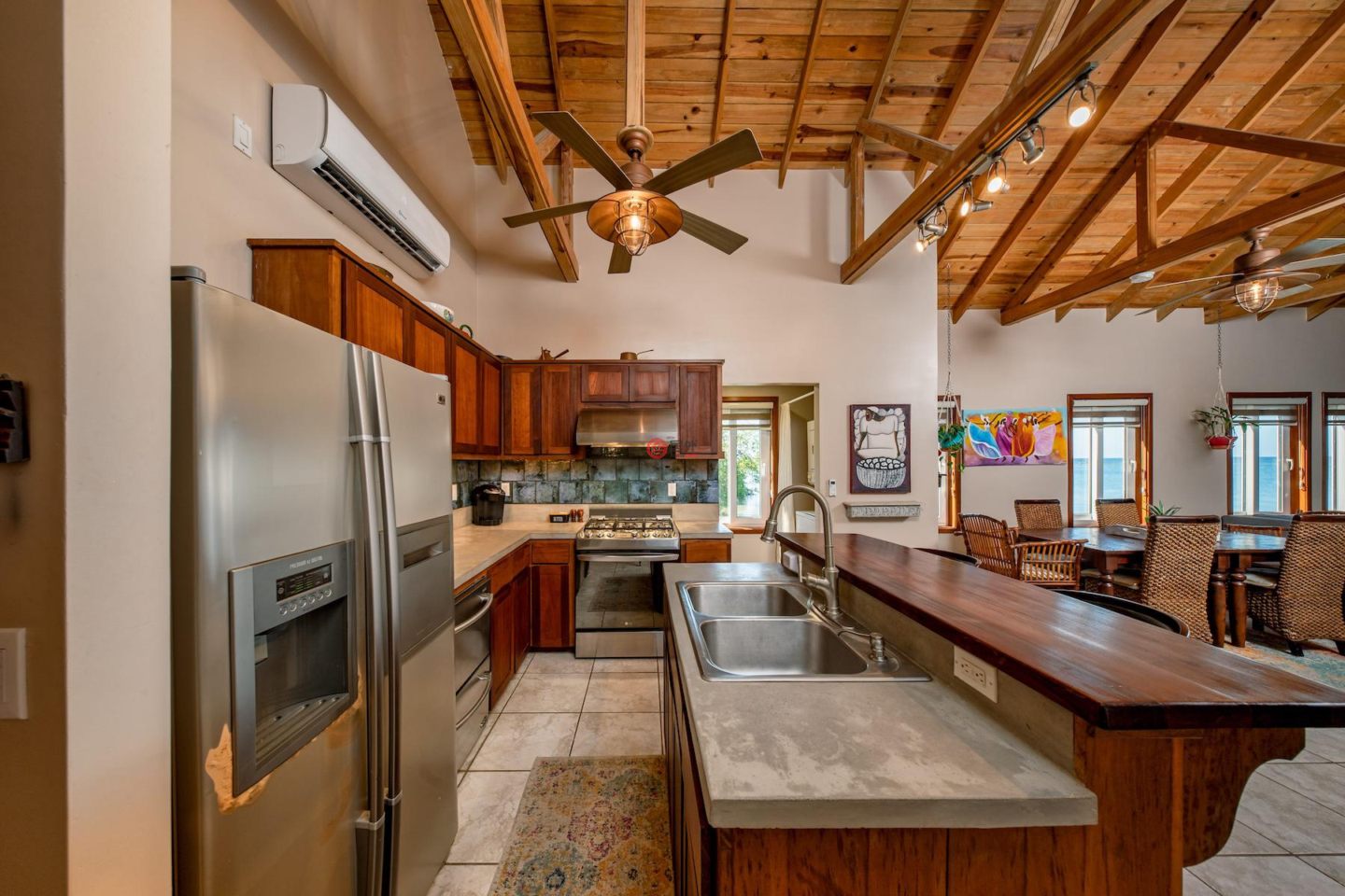 洪都拉斯海湾群岛Roatán的独栋别墅，Unique Over-The-Water Home Anthony's Key Road，编号76655198