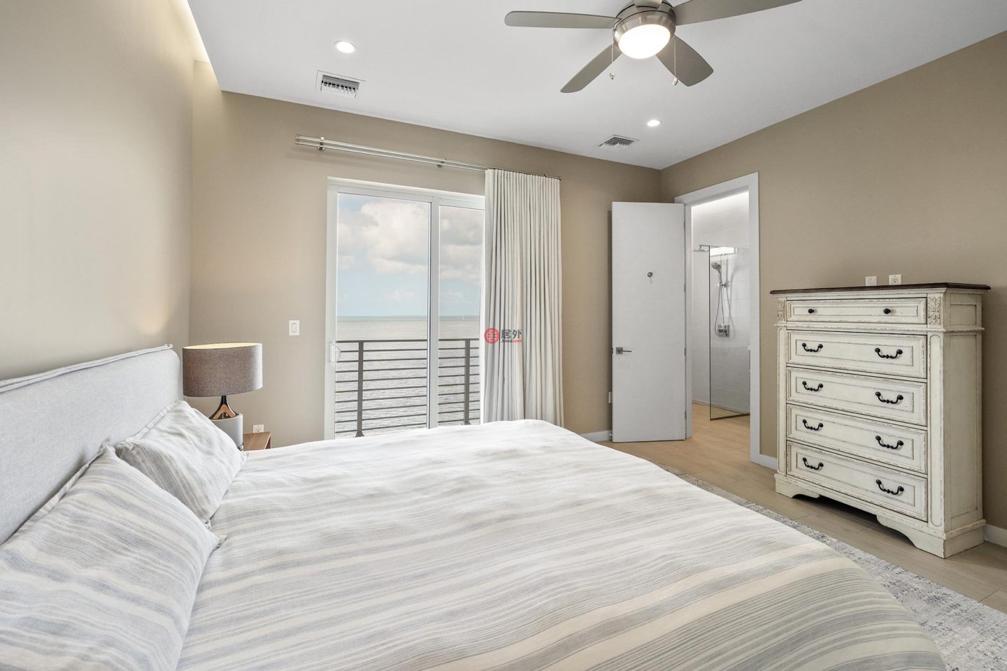 开曼群岛的公寓，458H21，编号78514607