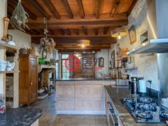 居外网在售法国9卧7卫的独栋别墅总占地10000平方米约人民币11,285,820