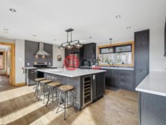 加拿大魁北克Amherst的独栋别墅，121 Ch. du Pavillon-Kanata，编号77161753