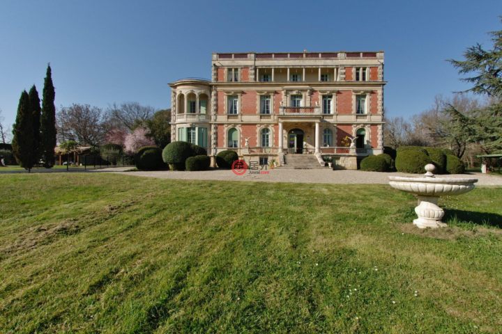 法国波尔多10卧10卫的独栋别墅